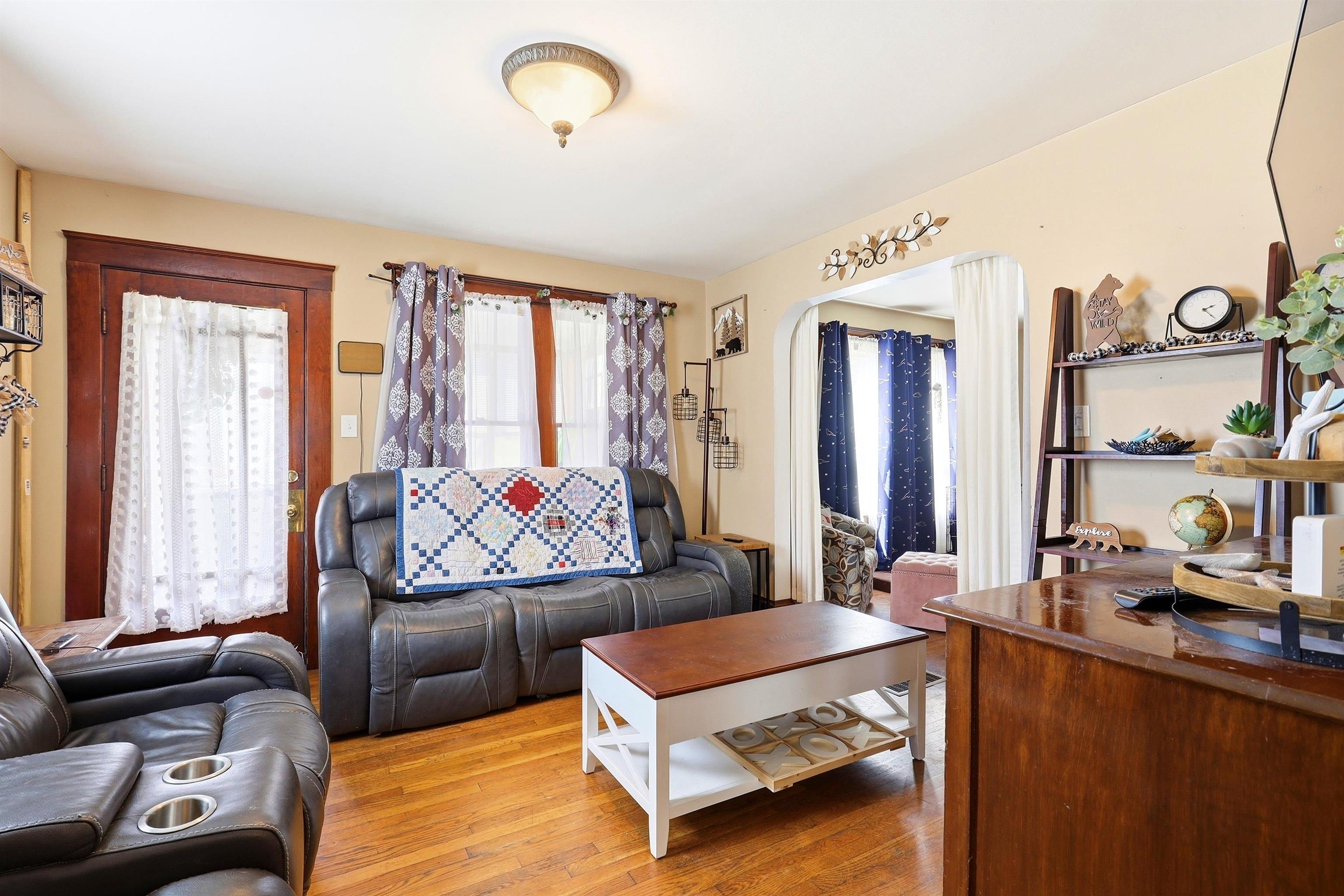 123 Jewett Street