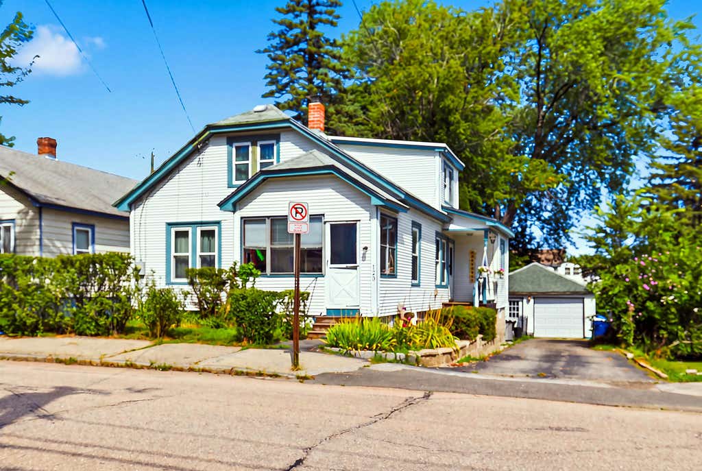 Photo of 123 Jewett Street, Manchester, NH 03103 (MLS # 5103195)