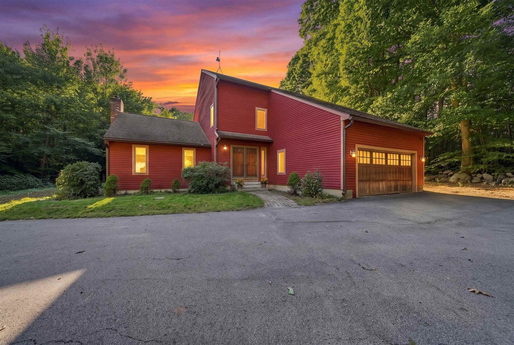 Photo of 7 Cobblestone Place, Merrimack, NH 03054 (MLS # 5111423)