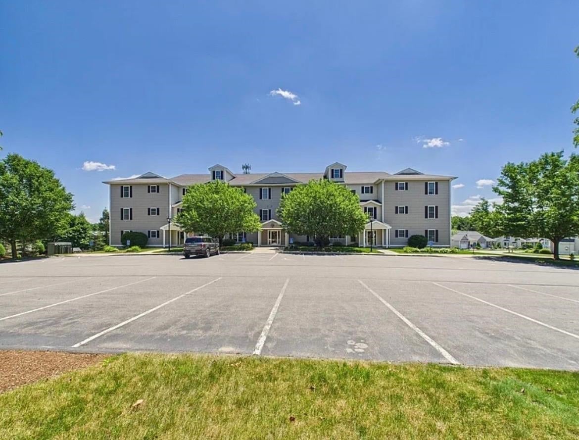 6 Stearns Lane 305