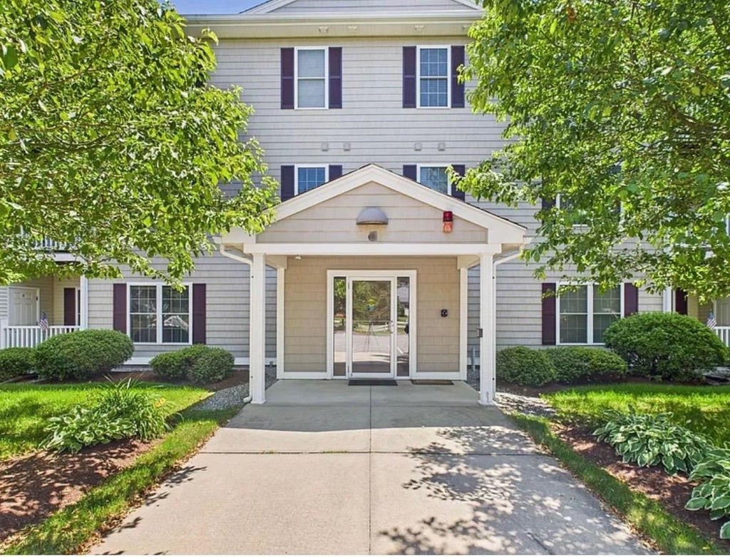Photo of 6 Stearns Lane #305, Merrimack, NH 03054 (MLS # 5113967)