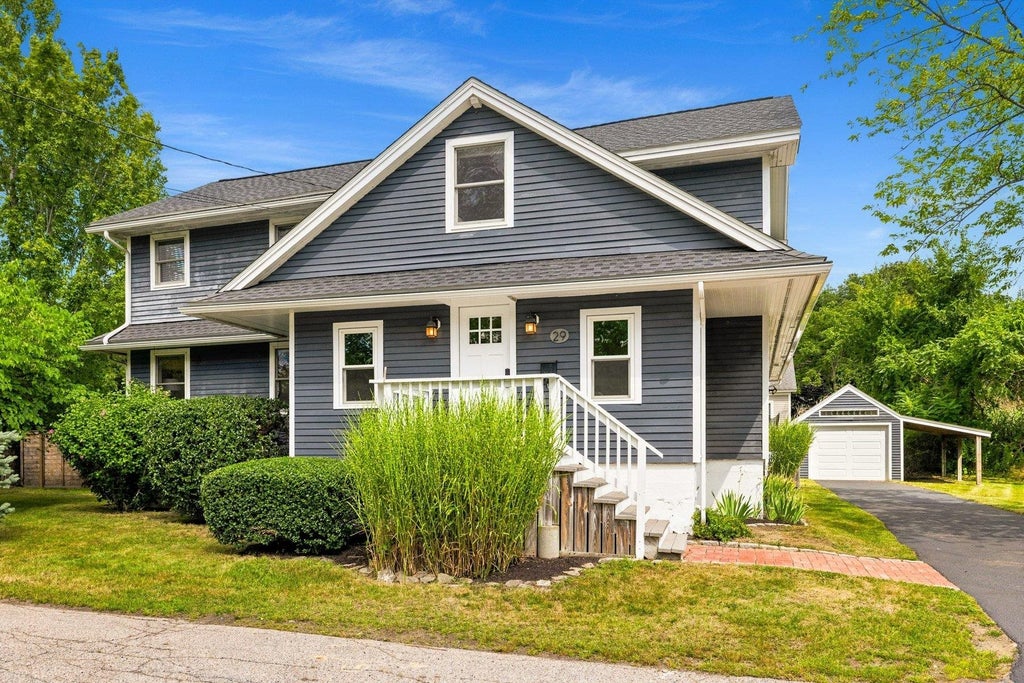 Photo of 29 Versailles Avenue, Portsmouth, NH 03801 (MLS # 5108729)