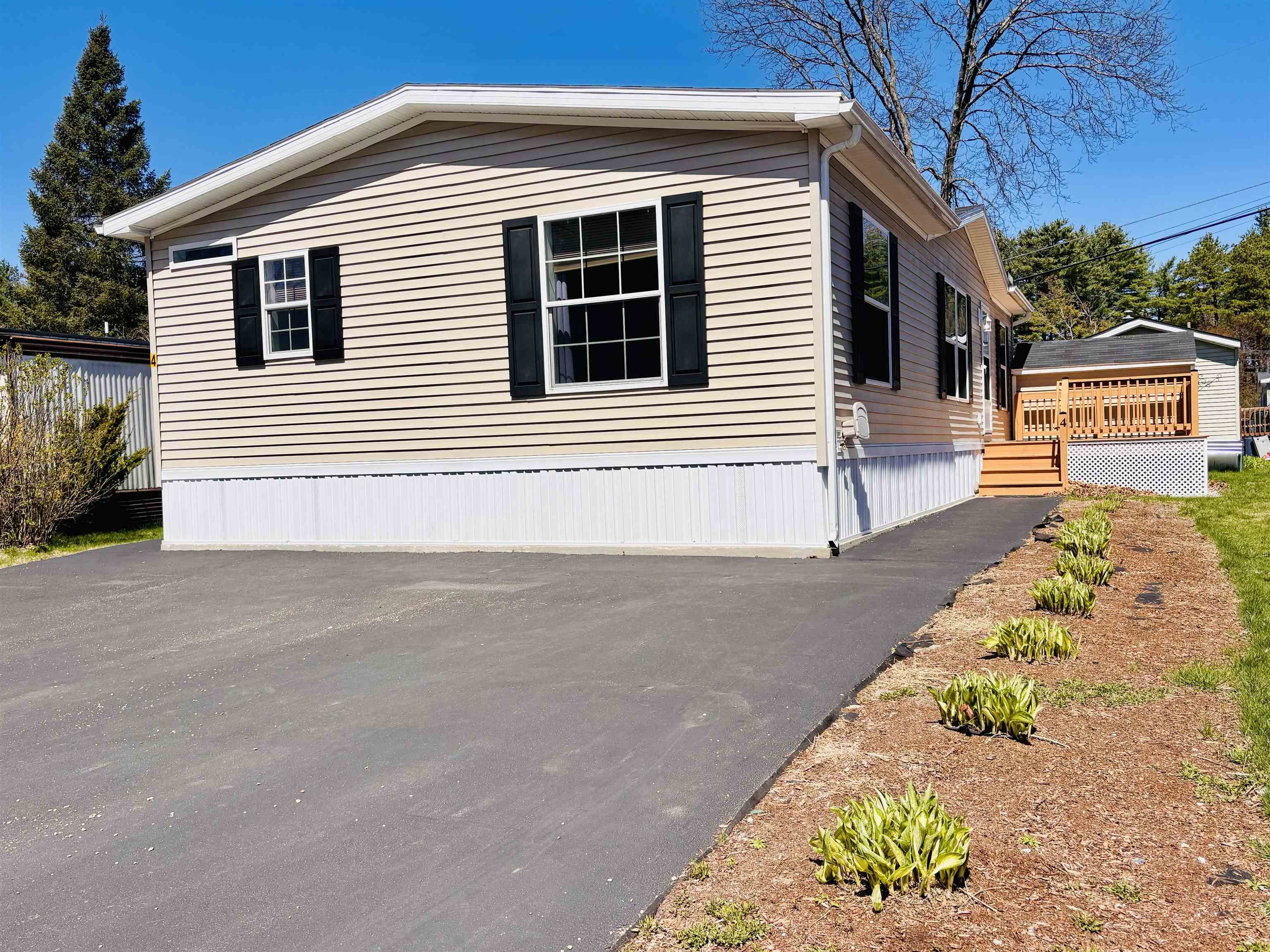 545 Elm Street 4