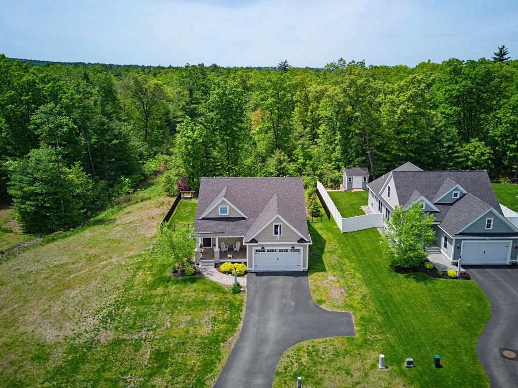 Photo of 52 Calla Road, Londonderry, NH 03053 (MLS # 5092389)