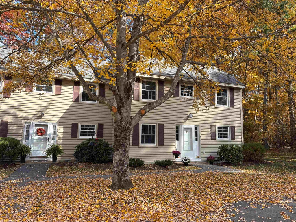 Photo of 4 Wolfeboro Common, Wolfeboro, NH 03894 (MLS # 5115715)