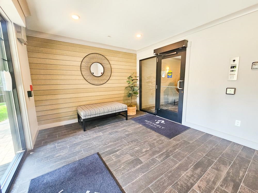 2075 Lafayette Road 24