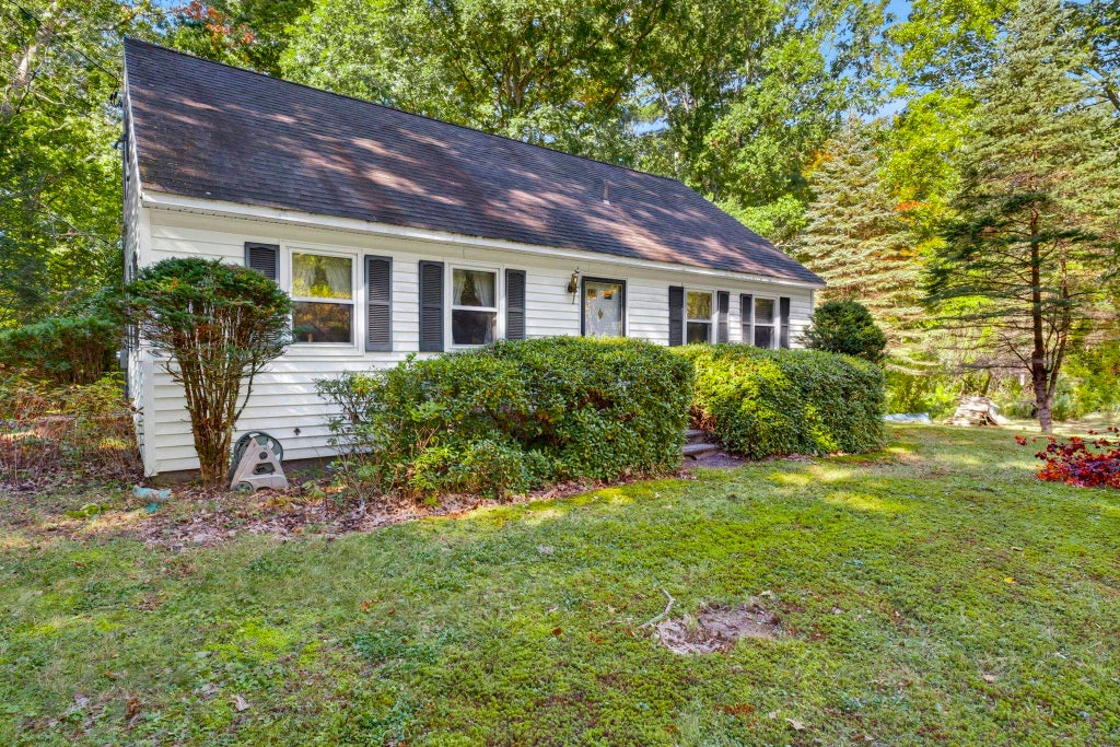 Photo of 51 Mo-Sett Avenue, Goffstown, NH 03045 (MLS # 5111523)