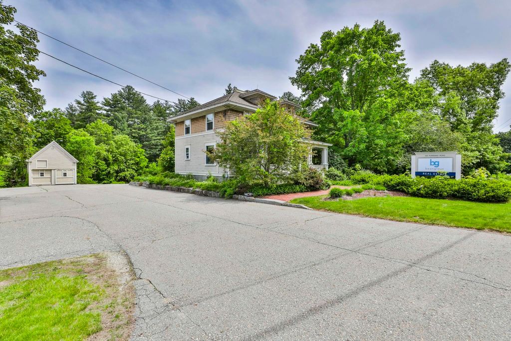 Photo of 108 Ponemah Road, Amherst, NH 03031 (MLS # 5091716)