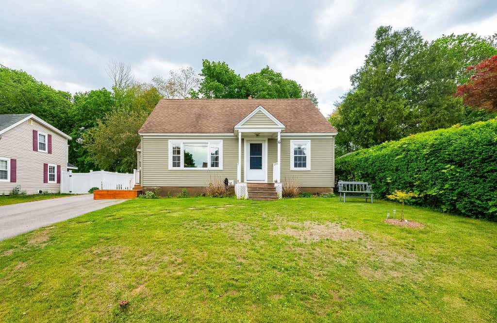 Photo of 6 Howe Street, Rochester, NH 03867 (MLS # 5097740)