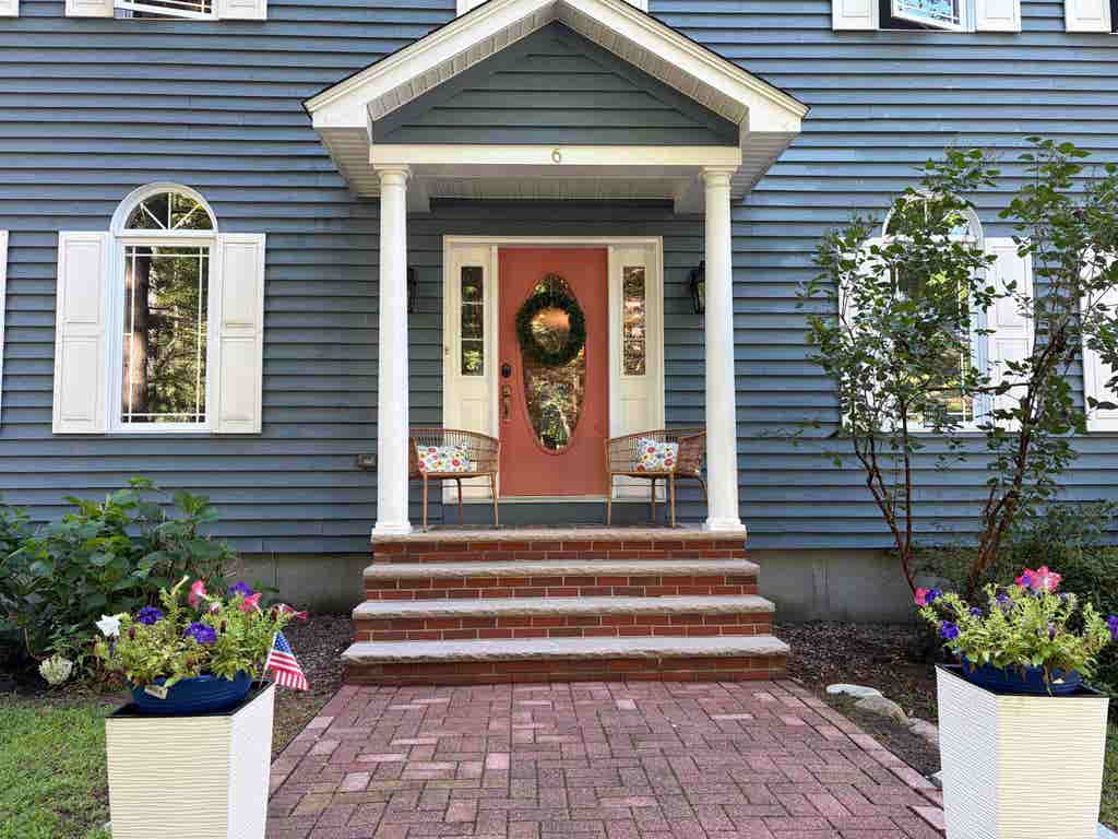 Photo of 6 Eagle Trace, Wolfeboro, NH 03894 (MLS # 5105342)