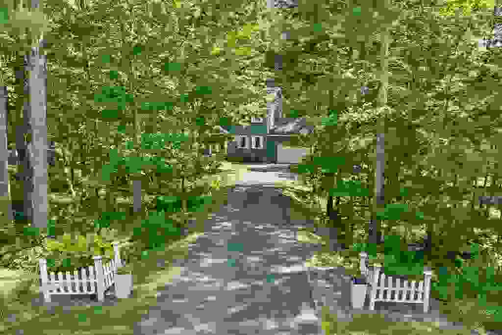 Photo of 6 Eagle Trace, Wolfeboro, NH 03894 (MLS # 5105342)