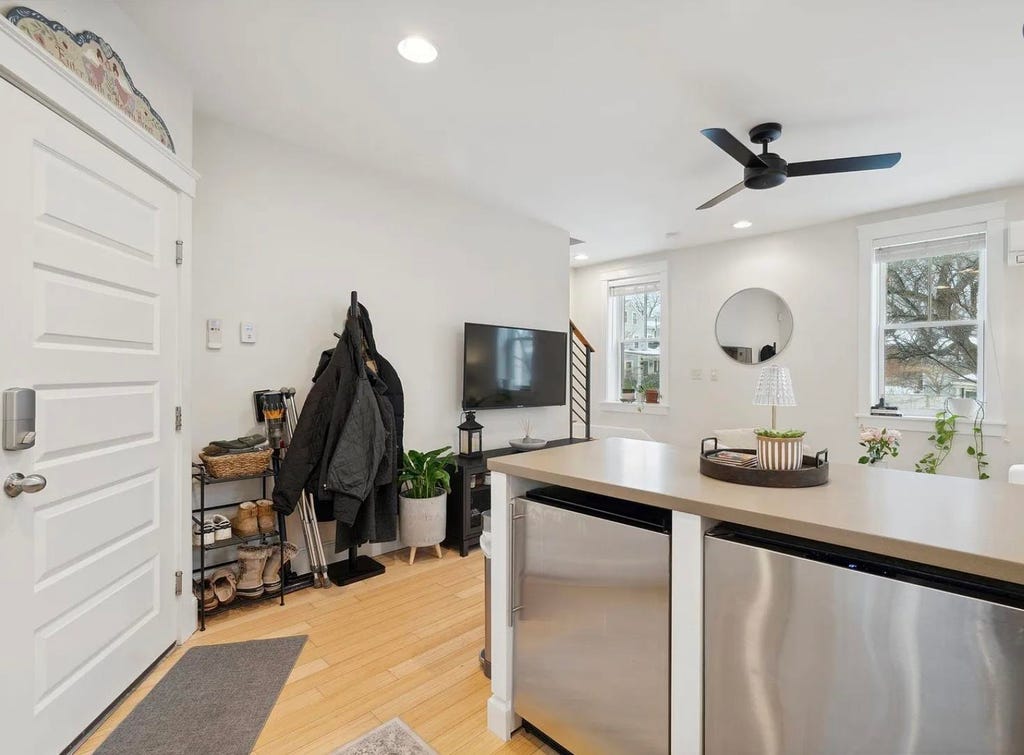 Photo of 534 State Street #B, Portsmouth, NH 03801 (MLS # 5104578)