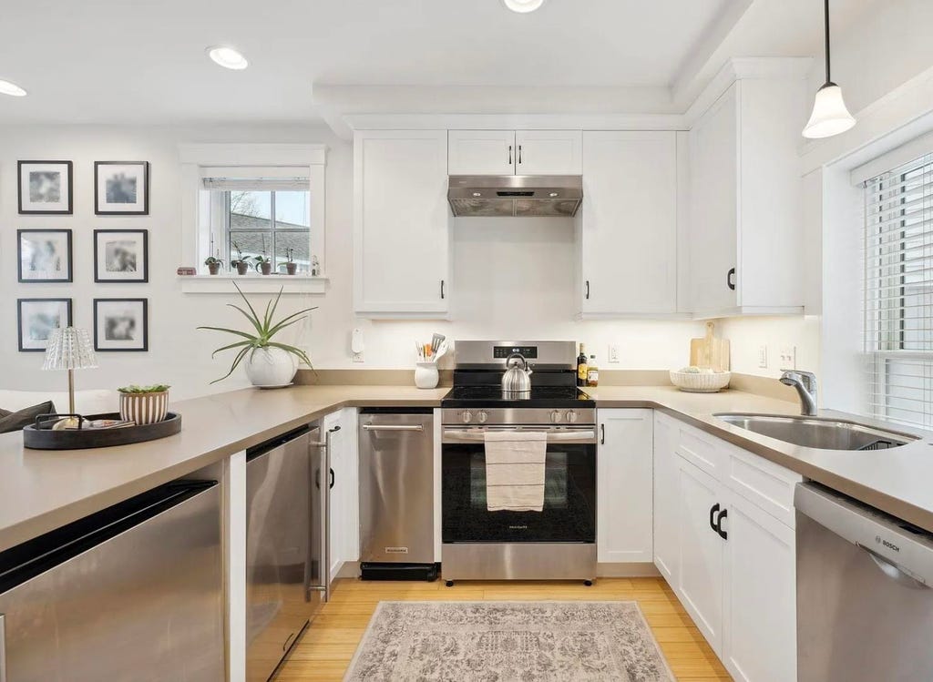 Photo of 534 State Street #B, Portsmouth, NH 03801 (MLS # 5104578)