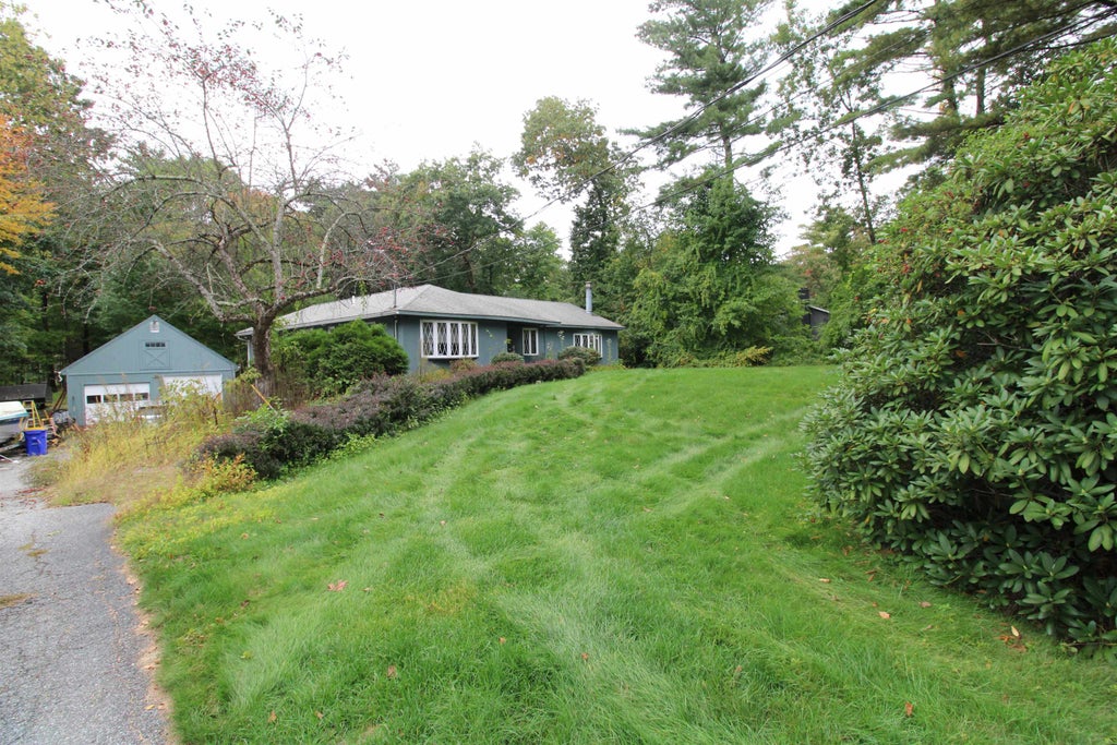 Photo of 6 Beaver Path, Hudson, NH 03051 (MLS # 5113308)