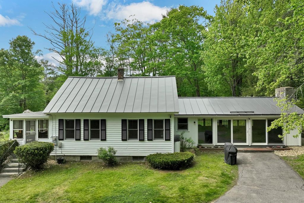 Photo of 900 Franklin Highway, Andover, NH 03216 (MLS # 5090990)