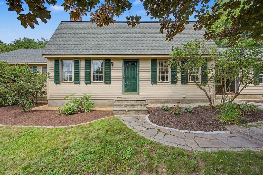 Photo of 1526 King Hill Road, New London, NH 03257 (MLS # 5105639)