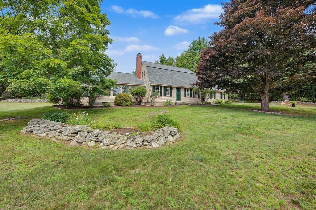 Photo of 1526 King Hill Road, New London, NH 03257 (MLS # 5105639)