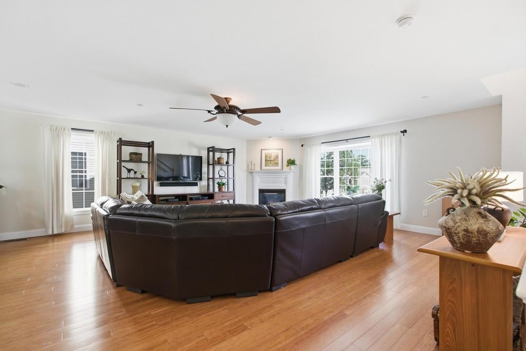 Photo of 4 Aster Court #B, Hudson, NH 03051 (MLS # 5091530)