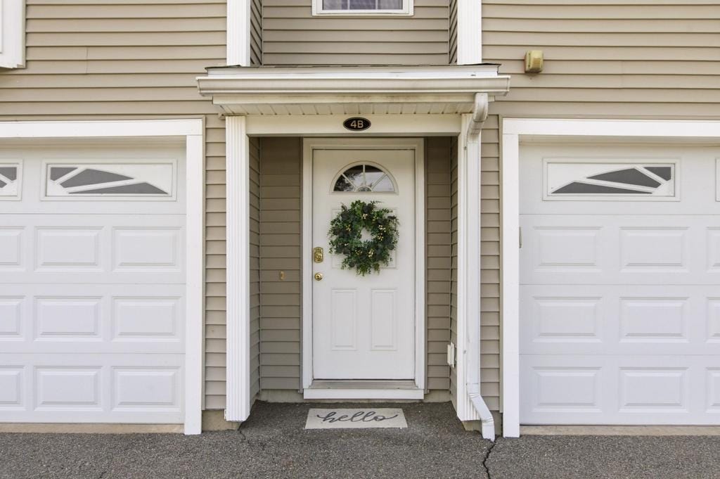 Photo of 4 Aster Court #B, Hudson, NH 03051 (MLS # 5091530)