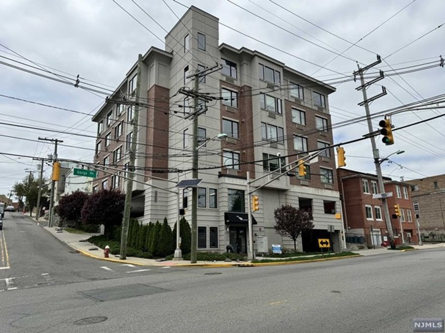 Modern two-bedroom unit available on 4th floor of elevator building with hardwood floors throughout, high ceilings, GE appliances throughout, Kitchen-Aid refrigerator and intercom system. **Reduced rent security offered to qualified applicants! **In unit washer/dryer **One assigned parking space included in rent. 2nd parking space is $100/per month **Pet friendly (weight limit & fee apply)! **Tenant responsible for ALL utilities **Located within minutes of transportation to NYC!