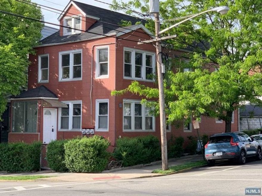 Spacious 5-room apartment with 3 bedrooms on the 1st floor. Available to occupy immediately. Entire apartment freshly painted. New vinyl plank floors in living room, den and hallway. Laminated floors in 2 bedrooms. Ceramic tiled floors in kitchen, bath & one bedroom. Maximum occupancy: 4. No pets. Quartz countertop in kitchen. Dedicated washer & dryer in basement. 1 garage parking included. Conveniently located 1 block from Kearny Ave with easy access to public transportation, restaurants, and shops. Tenant responsible for heat, hot water, gas, and electricity. 1.5-months security deposit. 1-month broker's fee to be split between the landlord and the tenant. Each pays a half. Application, tenant credit & eviction check ($40 per adult) and proof of ability to pay rent required.