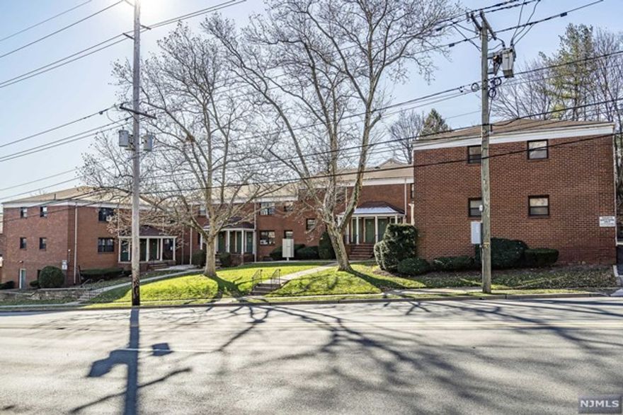 TOP FLOOR. 1 BR GARDEN APT. UPDATES KITCHEN, APPLIANCES & SPACIOUS BATHROOM. RENT INCLUDES HEAT AND ALL WATER, LAUNDRY ON SITE. ASSIGNED OUTDOOR PARKING STARTING $50 PER MONTH AS AVAILABLE. RESIDENT SUPERINTENDENT. THIS IS A COMMUTER'S DELIGHT! PUBLIC TRANSPORTATION AT EVERY CORNER, EASY ACCESS TO ALL MAJOR HIGHWAYS, TRAIN LESS THAN 3 BLOCKS AWAY. LOCATED ACROSS HACKENSACK UNIVERSITY MEDICAL CENTER. NO PETS.