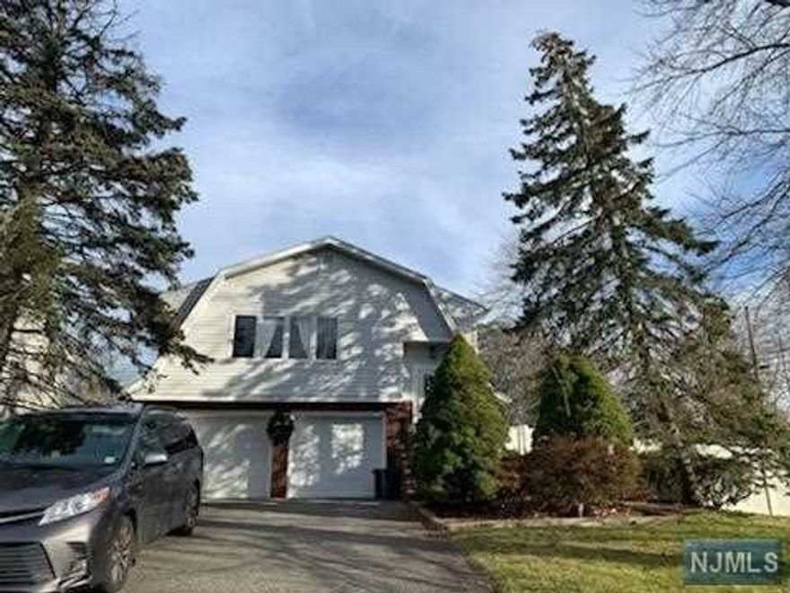 VERY BRIGHT SOUTH FACING HOUSE. NEWER KITCHEN AND BATHROOMS. CENTRAL HEATING AND A/C. ALL HARWOOD FLOOR THROUGHOUT. GROUND FLOOR HAS SEPARATED ENTRANCE, FIRE PLACE, SUMMER KITCHEN, BR/OFFICE, PATIO. USE OF HUGE FENCED YARD. 2 CAR GARAGE WITH ADDITIONAL 4 PARKING IN DRIVEWAY. CONVENIENTLY LOCATED TO SHOPS, PARKS, PUBLIC TRANSPORTATION. PERFECT FOR EXTENDED FAMILY.