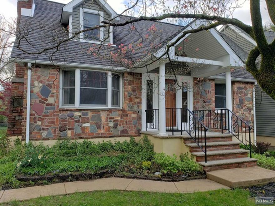 Why rent in a big complex when you can have the privacy, deck, yard garden of this FIRST FLOOR PRIVATE ENTRANCE RENTAL? Great space on a quiet cul de sac! Kitchen, Living Room, 2 Bedrooms, 1 bathroom and 1 Bonus Sunroom for Dining, office, family room etc! Private Deck and Yard with fenced in garden with perennial peach tree & blueberry bushes! Shared laundry in garage! Utilities fixed $185 per month (tenant also pays cable if desired). *** ABSOLUTELY NO PETS, NO SMOKING*** Must use NTN for credit/background check. Tenant pays 1.5 mos security deposit, first month rent and real estate fee. Must have tenants insurance. Property is in flood zone