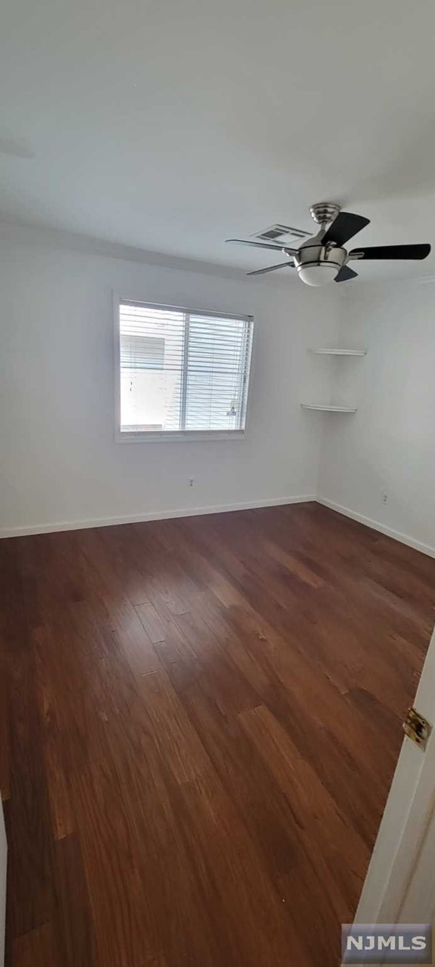BEAUTIFUL 2 BEDROOM, 2 BATH CONDO NEW HARDWOOD FLOORS, WASHER/DRYER. STAINLESS STEEL APPLIANCES, GARAGE FITS 2 CARS. CONVENIENTLY LOCATED NEAR SHOPPING, TRANSPORTATION, PARKS, SCHOOLS. NO PETS ALLOWED.