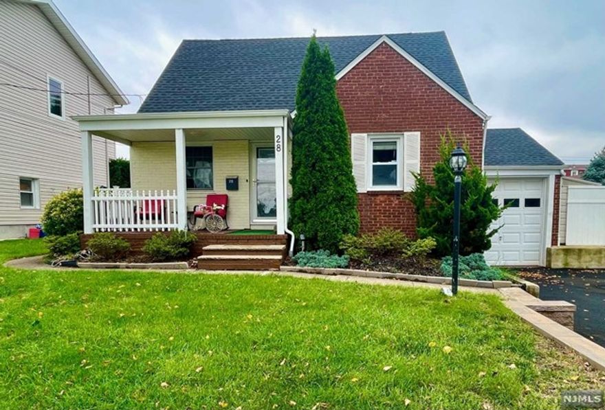 3 Bedroom, 2 Bathroom Single-Family Home for Rent in Elmwood Park, NJ This beautiful 3 bedroom, 2 bathroom single-family home is located in a charming neighborhood in Elmwood Park, NJ. The home has been recently renovated with a new roof, siding, gutters, and driveway. The interior features hardwood floors throughout, a fully equipped kitchen, and a spacious living room. The backyard is fully fenced in and includes landscaping. The home is conveniently located conveniently near the 161 bus, which takes you directly to Grand Central Station in New York City. It is also within a few minutes to a public park. ***Optional Furnished or Unfurnished available*** Call us today, 201-398-9898