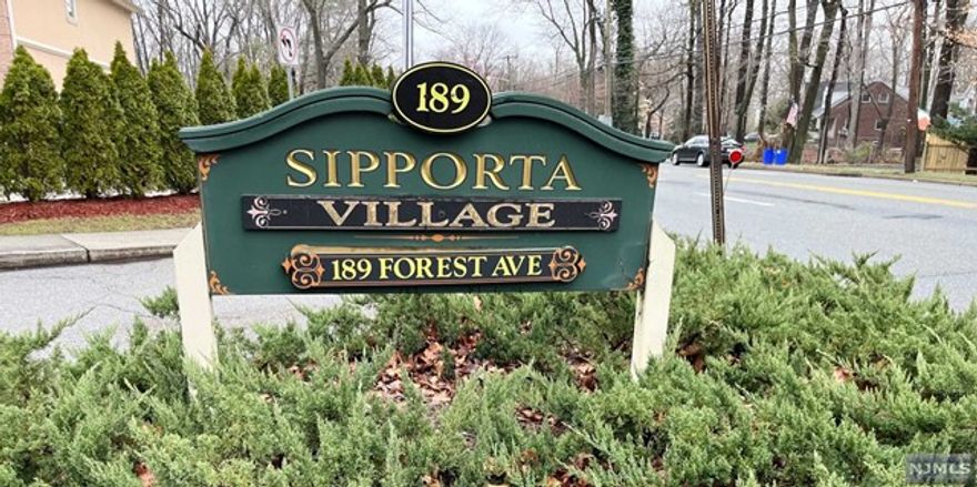 WELCOME TO SIPPORTA VILLAGE, 65+ COMMUNITY OFFERING UNIT 119 - 2 BR, 2 BTH WITH AN OPEN FLOORPLAN KITCH, DINING AREA AND LIVING ROOM. THIS UNIT OFFERS MASTER BR W/MASTER BATH AND DOUBLE CLOSETS, 2ND BR W/DBL CLOSET, BATH, LAUNDRY IN UNIT, AND PANTRY. MAINT INCLUDES PROPERTY TAXES, HEAT, HOT WATER, GAS, ASSIGNED COVERED PARKING, STORAGE BIN, COMMUNITY ROOM, & COVERED PATIO. ALSO OFFERS ADDITIONAL PARKING FOR VISITORS AND A SHUTTLE BUS FOR RESIDENTS.
