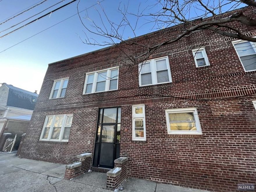 First floor 1 Bedroom apartment with hardwood floors. Tenant pays utilities. No refrigerator. No pets. Street parking only.