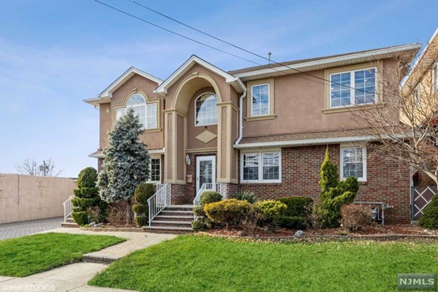 Don't Miss Out On This Spacious Rental. Offers 3 Bedrooms, 3 Full Baths, A Large EIK with SGD To Deck. Basement Is The Full Length of House, Offers A Summer Kitchen, Plenty of Storage, Full Bath, Laundry Hook-Ups and Space To Create A Separate Sitting Room. Two Tandem Parking Spots Included. There Is No Use Of Backyard. Pet's Conditional. For All Consideration An Application, Proof Of Income and Credit Check Required. Tenant is Responsible For All Utilities. Tenant Must Have & Maintain Tenant Insurance. The property location offers easy access to the many diverse restaurants and retail shops in Garfield. Close to the rail system, major highways, parks and playgrounds and shopping malls. Don't Miss Out On This Rental!