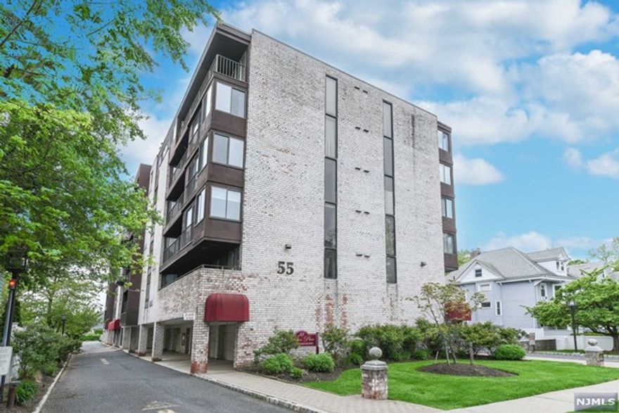 Enjoy this impeccable and pristine apartment in the very desirable Fairmount neighborhood. If you commute by bus, train or car, this is the perfect location. Clinton Place is very close to express buses & train station, as well as everything Hackensack and central Bergen County have to offer. Only a few miles to Manhattan, as well. One pet allowed up to 25# with add'l mgt fee of $500 and paperwork to register. Don't miss this beautiful unit in such a quiet and serene setting. Schedule your showing today!