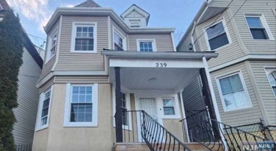 Welcome home to this beautifully renovated 1 bed 1 bath rental in the heart of Newark! No smoking or pets, but use of the backyard is permitted! Don't hesitate to schedule your private tour today!