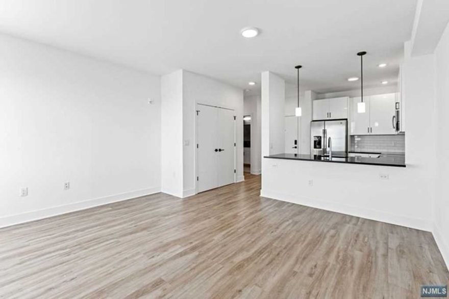 520Views offers independent apartment living for everyone's unique style and taste with a variety of over 10 layouts that explore different views and sizes ranging from 650 to almost 1300 square feet of living space. The apartment interiors are graced with sublime finishes featuring large energy efficient windows that invite beaming natural light and extraordinary views. All the units have a modern open concept design with opulent spaces, gigantic closets, and washer and dryers. All kitchens come fully stocked with stainless steel appliances including double door refrigerators, contemporary white cabinetry, under-mount sinks, quartz countertops and subway tile backsplashes. The amenity package which includes a saltwater swimming pool, a hot tub, al fresco social space with BBQ grill areas and a fire pit. A meticulously sanitized state of the art fitness center with locker storage and yoga room. Pet Friendly! Unpack your bags & move right in!