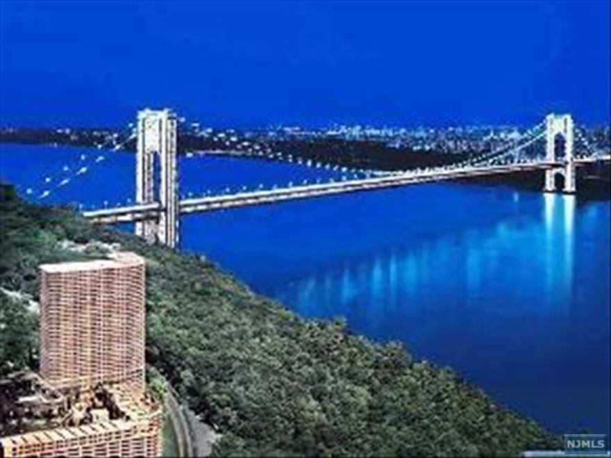 Edgewood model in the Palisades! 772 sq/ft with indoor deeded parking space & extra storage included. Beautiful luxury high-rise building in Fort Lee prime location. Nice, Bright and Airy unit. Custom fitted California closets. Easy access to BYC bus, GWB and NJ major highways. Just move right in. Parking Space:7th Fl #34 & Extra Storage #3