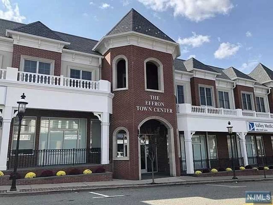 STUNNING AND ROOMY APARTMENT! THIS GORGEOUS 10-YEAR-OLD BUILDING SITS PERFECTLY IN THE CENTER OF TOWN. EXPANSIVE LUXURY APARTMENT FEATURING STAINLESS STEEL APPLIANCES, GRANITE COUNTERTOPS, A BREAKFAST BAR, AND A SPACIOUS DINING AREA. ENJOY THE PARK VIEWS. OPEN FLOOR PLAN! MANAGE YOUR OWN CENTRAL AIR CONDITIONING AND HEATING. INCLUDES A WASHER/DRYER INSIDE THE UNIT, AS WELL AS ELEVATOR ACCESS. RESERVED OFF-STREET PARKING. EASILY WALK TO SHOPPING, NYC BUS AND TRAIN, LIBRARY, RESTAURANTS, PARK, AND MORE! THIS IS A NON-SMOKING AND NO PETS BUILDING. UTILITIES ARE SEPARATE.