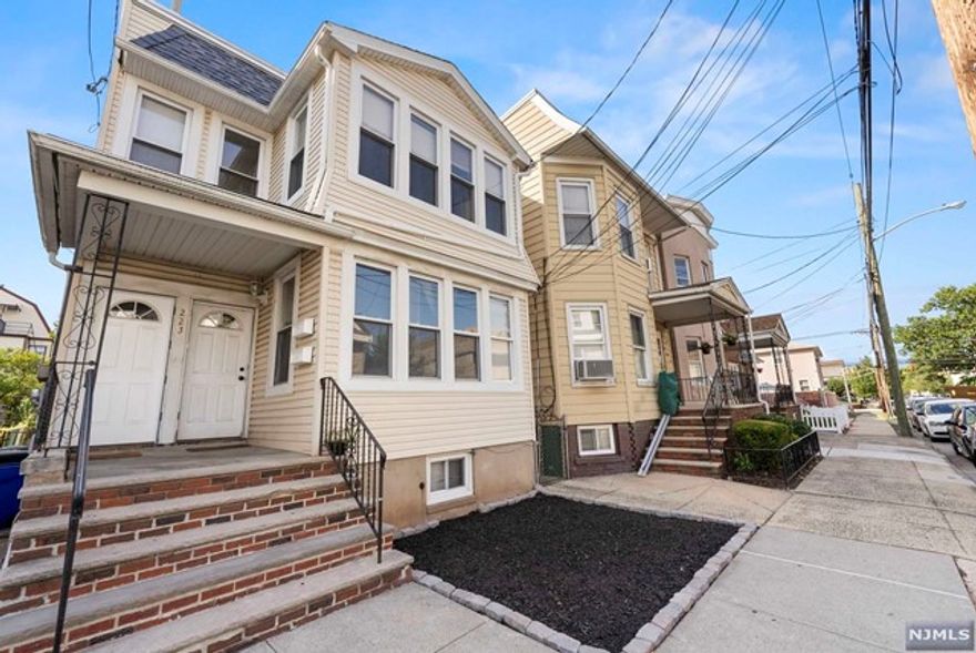 2nd floor unit not far from NYC transportation with a private, separate entrance. Recently updated with new hardwood floor, carpet, and appliances. Comes with access to laundry (in basement). Close to parks, shopping, restaurants, schools, and places of worship. Schedule your showing today!