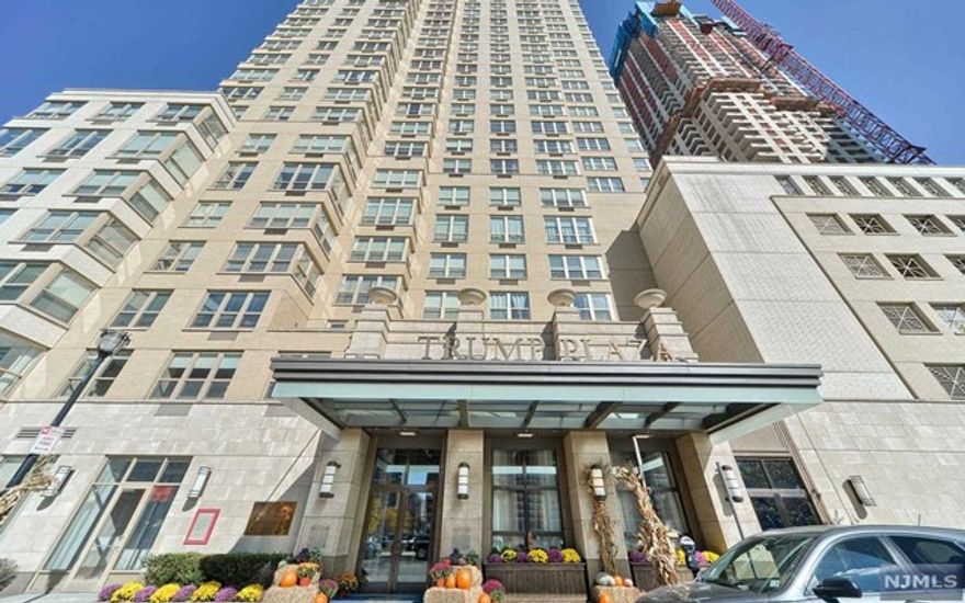 THE GORGEOUS LIFE AT TRUMP PLAZA! THIS AMAZING 843 SF ONE BEDROOM UNIT WITH ALL ENCOMPASSING SOUTHERN VIEW OF HUDSON RIVER AND STATUE OF LIBERTY. HIGH CEILING, ALL HARD WOOD FLOOR, STAINLESS STEEL APPLICANCE WITH GRANITE COUNTER TOP. 24HRS CONCIERGE, HEATED INDOOR POOL, GYM, TOP CLASS AMENITIES ETC. WALKING DISTANCE TO NYC TRANSPORT; PATH, FERRY, NJ LIGHT RAIL, BUS AND MORE.
