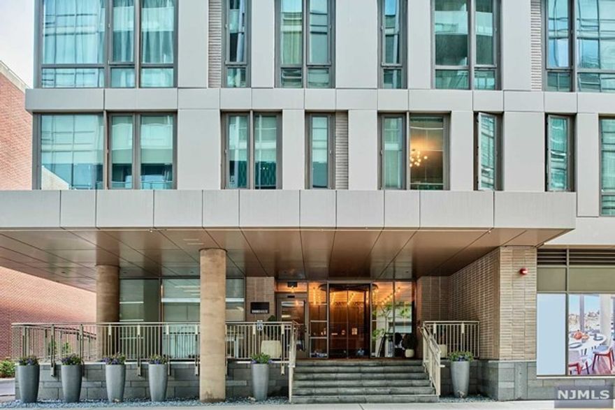 Brand New Construction! The floor-to-ceiling windows provides NYC/River views and a tranquil view overlooking the park. A fantastic layout with no wasted space. The gourmet kitchen is equipped with Bosch appliances, built-in microwave, white Carrera countertops and a kitchen island. Custom roller shade window treatments, central heat/AC, an in-unit washer/dryer and wide-plank hardwood floors throughout the home. Building amenities: 24/7 concierge, 25-meter INDOOR Pool, jacuzzi, state-of-the-art fitness center, multimedia lounge, wine tasting lounge with a private dining room, game room, golf simulator, outdoor putting green, play area, conference room and a sky lounge featuring a full-service kitchen/grill/bar with incredible NYC/River views!