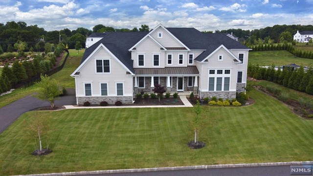 Property for Sale at 15 Roxbury Road, Mahwah, New Jersey - Bedrooms: 5 
Bathrooms: 6 
Rooms: 11  - $2,250,000