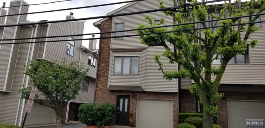 BEAUTIFUL AND SPECIOUS SOUTH FACING TOWNHOUSE IN HART OF PALISADES PARK,END UNIT,3 BED ROOMS WITH 2.5 BATHROOM, ONE CAR ATTACHED GARAGE PLUS 405 SQUARE FEET OF DRIVEWAY, TOTALLY UPDATE EVERYTHING 3 YEARS AGO, CHERRY WOOD KITCHEN CABINET, COUNTER TOP,CERAMIC TILE KITCHEN FLOOR, WOOD FLOOR THROUGH OUT, BATHROOM VANITY AND TOILET TANKS ARE ALL NEWER, OPEN ENTRY FOYER LEADS TO 3RD BEDROOM WITH CERAMIC TILE FLOOR,NEW WASHER/DRYER IN UNIT,ROOF AND WINDOWS ARE 10 YEARS OLD,WHOEVER THE INVESTOR IS NOT MUCH COST FOR NEAR FUTURE AND CURRENTLY GREAT TENANT OCCUPIED, ONE BLOCK TO NYC BUS, WALK TO OVER PECK PARK, SHOPLITE GROCESERY, RESTAURANTS,BANKS AND MUCH MUCH MORE,CLOSE ACCESS TO ALL MAJOR HIGH WAYS