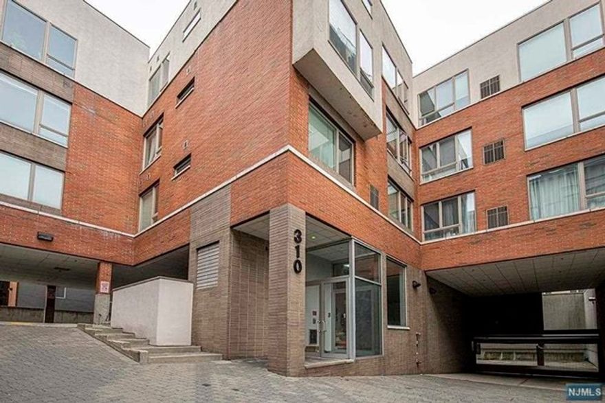 Welcome to Cliff court, built in 2008, modern mid rise located right off palisade ave near gorge road. only a 2 minute drive to river road in Edgewater and all its conveniences. Bus stops to NYC at your door, minutes to the GWB, and access to all major highways. great deal on this 2 bedroom, 2 bath condo, with 2 assigned indoor parking spots and washer/dryer IN the unit. available july 1st, this will not last.