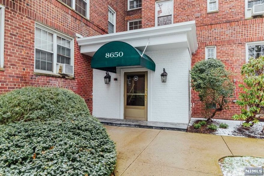 Come see this gorgeous one bedroom apartment, sitting pretty on the Hudson River with stunning views of NYC! Situated in the beautiful Woodcliff Gardens! "The best of both world's living" Dreaming of having your own NYC apartment, without the price tag? This is your answer! This beautiful apartment has the style you dream of at an affordable price! This H Unit is the largest one B/R apartment in this complex, with an updated kitchen, white cabinets, granite, SS appliances, a formal DR, a huge living room & stunning river/NYC views, lg bedroom and HW floors, crown moldings! A hidden gem in North Bergen, with great restaurants, cafes, and bars! A free bus at your door takes you to the ferry for a ten minute ride to midtown, or choose a bus directly to NYC! A commuters dream! A NYC Vibe in a park setting! And across the street from the awesome 167 acre Braddock Park, beautiful lake, fields, run paths! Plus Gym, laundry, bike room, and fab pool w panoramic views of River & NYC