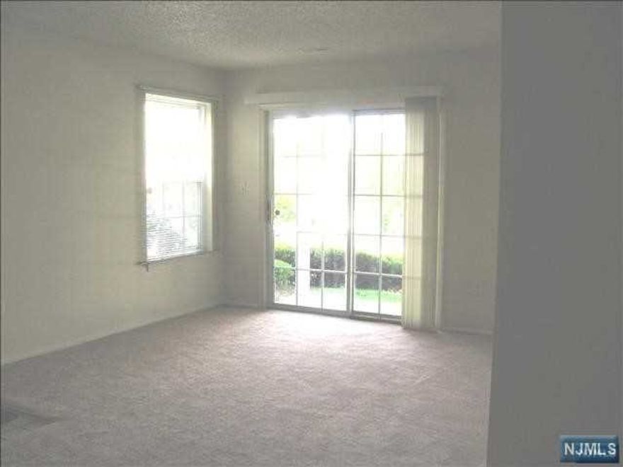 Clean and vacant first floor condo in Paddington Square. BR has large walk in closet. Appliances are newer. Laundry in the unit. NTN Credit report required. No smoking, no halogen lamps, no pets and no wallpaper or painting.