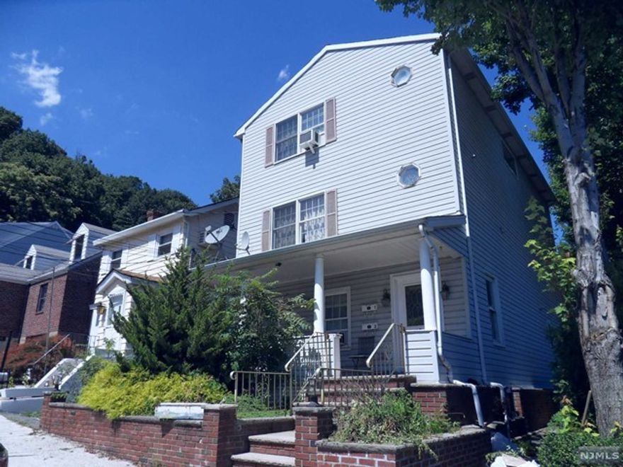 Large 3 bedroom 3 bathroom duplex style home. Located on the second and third floor of a 2 family home this apartment has newer kitchen with stainless steel appliances and granite counters, h/w floors, newer ceramic and porcelain tile baths. This home has laundry in unit, large rooms and is located walking distance to new GW school, close to shops, restaurants and parks and NY bus is located on corner. Tenant pays utilities.