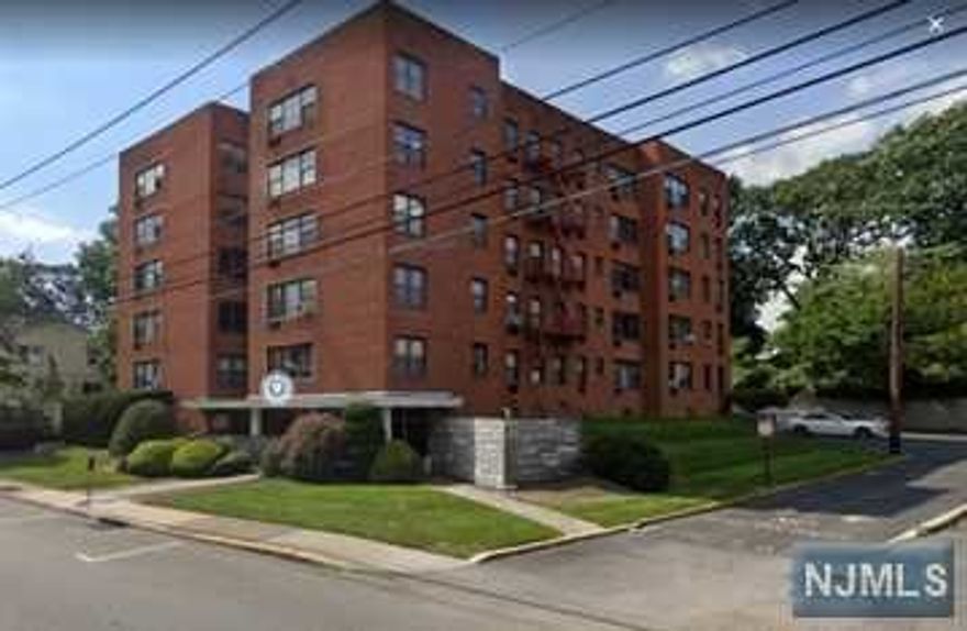 Bright and sunny one bedroom Apt. Freshly painted. Laundry on premises. Includes one parking space. Prime location. Walking distance to shopping, houses of worship and commute to NYC. (Bus at the door). The $300.00 moving fee will be returned to the tenant when moving out. Owner has NJ Real Estate Lic.