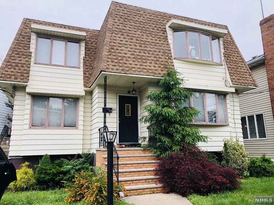 Very nice 2nd fl unit in 2 family house at very convinient location for commute . It features Living Room ,Dinning room, Kitchen and 2 bed and 2 bath and lot of storage space with good side closet .NO use of yard and on street parking .