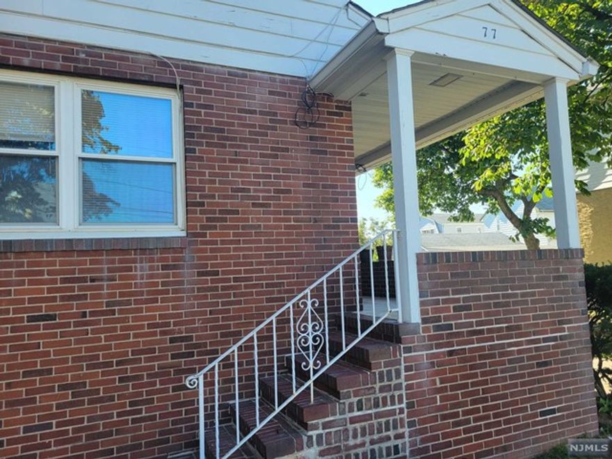 This is 4 bedrooms apartment. two baths. good size bedroom. Well located closes to public transportation and shopping cent